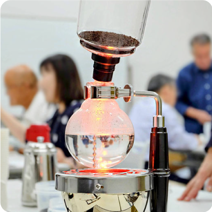 右からフェードイン