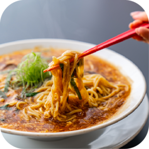 黒酢の豊かな風味で、スーラータン麺がさらに美味しく